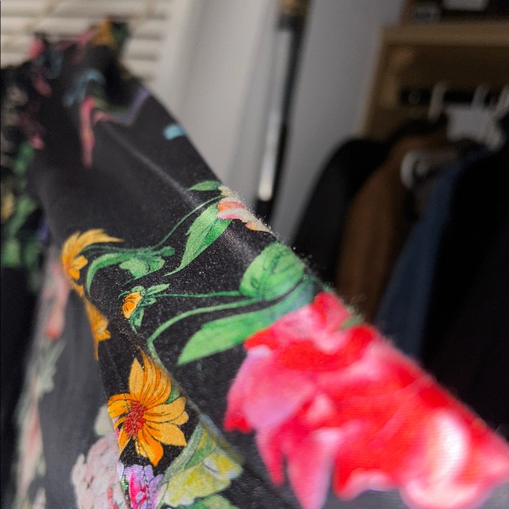 Gorgeous and flowing Johnny Was Black Floral lounging Pants. XS. - Picture 6 of 16